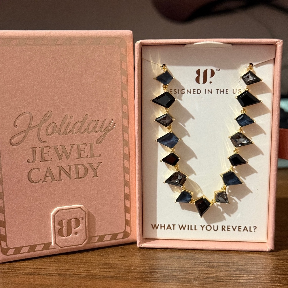 Jewel candy "This Bling Bites Back in Luxe Licorice"
